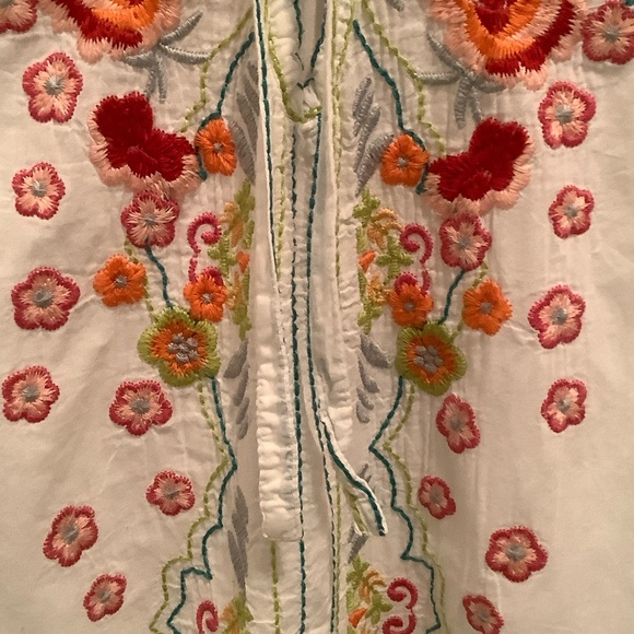 Johnny Was White Floral Embroidered Tunic - Picture 7 of 8